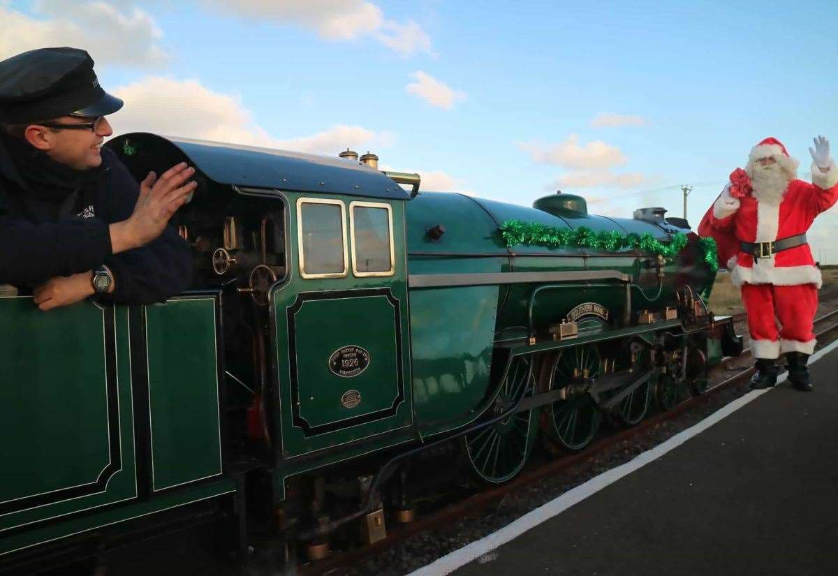 All aboard the Romney, Hythe and Dymchurch Railway's Santa Specials 2025!